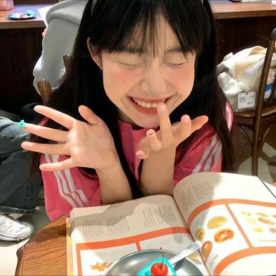 死后才知歌坛天后暗恋我十年